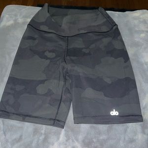 COPY - Alo Bicycle Style Shorts. Size Medium. Dark camouflage.